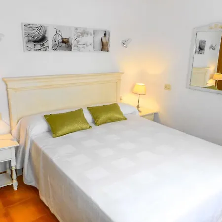 Sleeps 6 Pool Wifi * Sant Climent