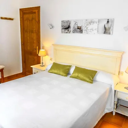 Sleeps 6 Pool Wifi * Sant Climent